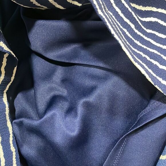 NWOT Signature by Robbie Bee Navy White Cold Shoulder Dress.  Size 6 S small - Picture 7 of 10